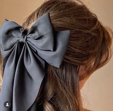 Saint Milan short silk hair bow